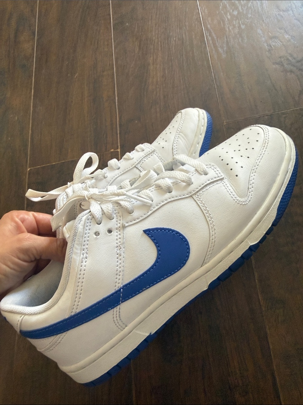 Men’s Nikes size 8